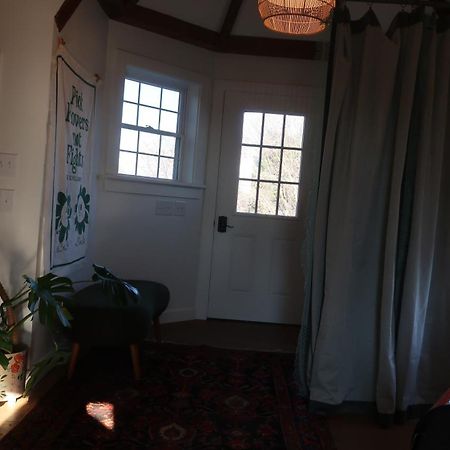 Creative Private Attic 1Br Suite Honey Brook ภายนอก รูปภาพ